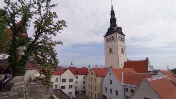 Il vecchio Tallinn. Architettura, vecchie case, strade e quartieri. Estonia . — Video Stock