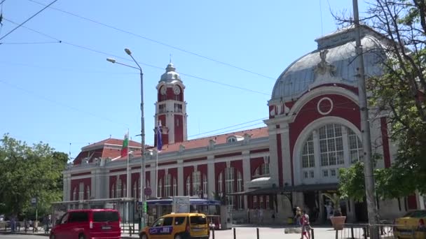 Varna 'daki tren istasyonu. Bulgaristan. — Stok video