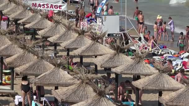 Spiaggia di sabbia dorata Zlatni Piasci in Bulgaria . — Video Stock