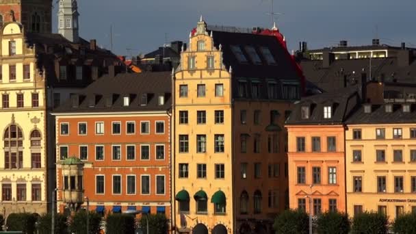 Vista de Gamla Stan en Estocolmo. Ciudad Vieja. Países Bajos . — Vídeo de stock