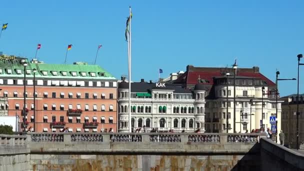 Stockholm. Staré město. Architektura, staré domy, ulice a čtvrti. — Stock video