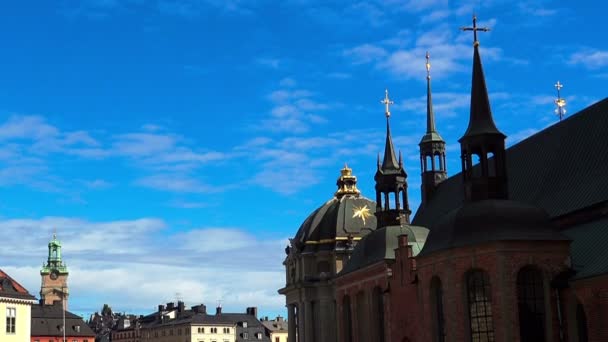 Estocolmo. El casco antiguo. Arquitectura, casas antiguas, calles y barrios. — Vídeo de stock