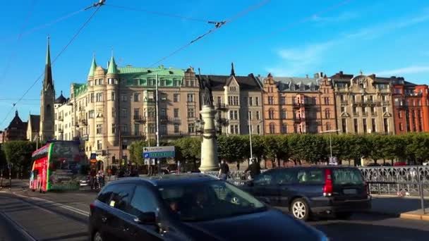 Stockholm. Staré město. Architektura, staré domy, ulice a čtvrti. — Stock video