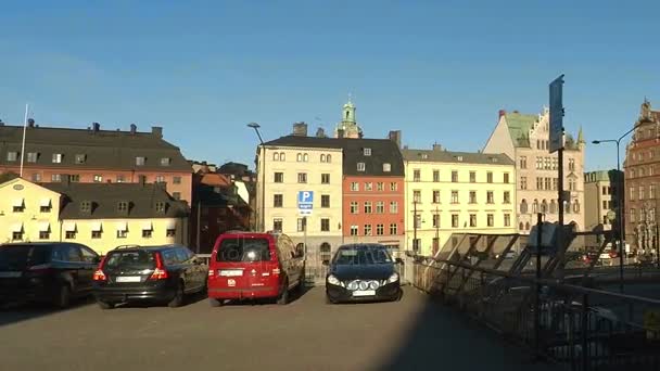 스톡홀름. 구시가지. 건축, 오래 된 집, 거리, 이웃. — 비디오