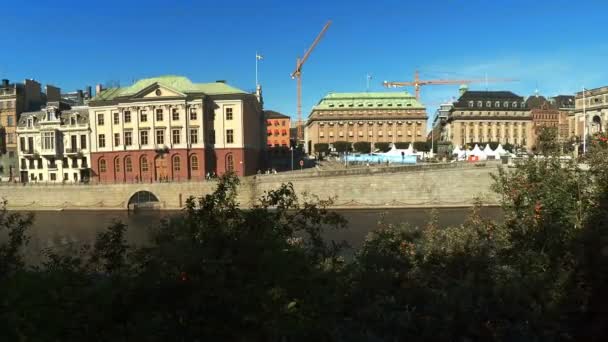 Stockholm. Staré město. Architektura, staré domy, ulice a čtvrti. — Stock video