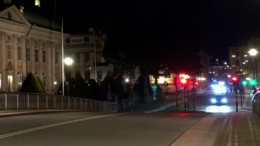 Stockholm. Eski şehir. Mimari, eski evler, sokaklar ve mahalleler. Gece, ışıklar.