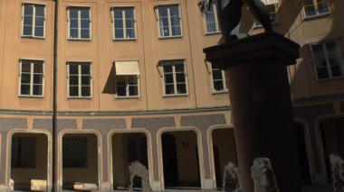 Çeşme Stockholm çıplak kızla. İsveç.