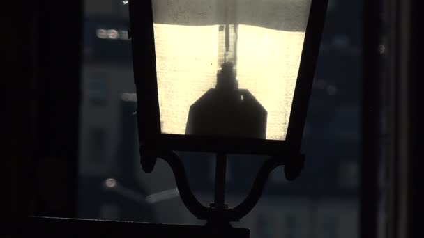 De oude straat lamp in Stockholm. Zweden. — Stockvideo