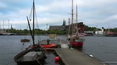 Dolgu ve iskelesi Stockholm Merkezi. İsveç.