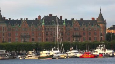 Dolgu ve iskelesi Stockholm Merkezi. İsveç.