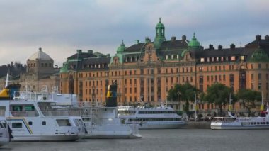 Dolgu ve iskelesi Stockholm Merkezi. İsveç.