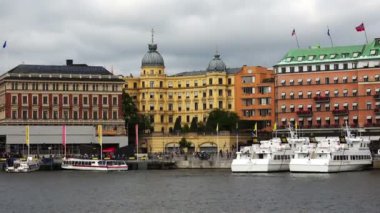 Dolgu ve iskelesi Stockholm Merkezi. İsveç.
