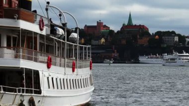 Dolgu ve iskelesi Stockholm Merkezi. İsveç.