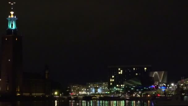 Stockholm City Hall. İsveç. Gece, ışıklar — Stok video