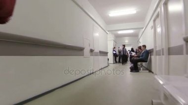 Hastane koridorlarında. Klinik hastalarda.