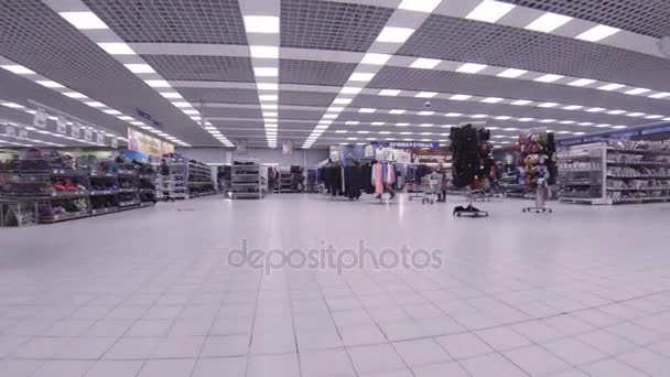 Nabywców w supermarkecie. — Wideo stockowe