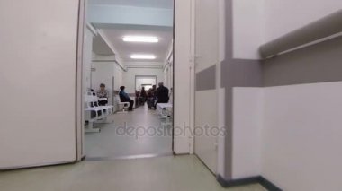 Hastane koridorlarında. Klinik hastalarda.