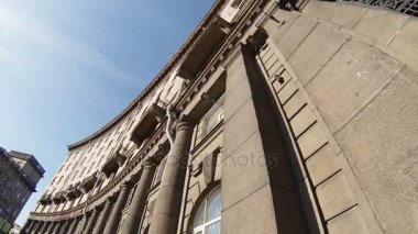 Klonlar Komsomol Meydanı, St. Petersburg ile ev.