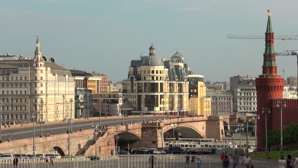 Grande ponte Moskvoretsky. Mosca . — Video Stock