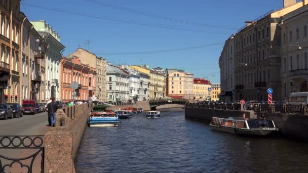 The Moika river embankment. Saint-Petersburg. 4K. — Stock Video