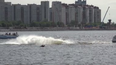 Aquabike. Hızda viraj. 4k.
