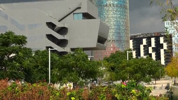 Torre Agbar στη Βαρκελώνη. Ισπανία. — Αρχείο Βίντεο