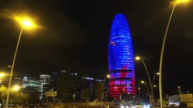 Barcelona'da Torre Agbar. İspanya. Gece.