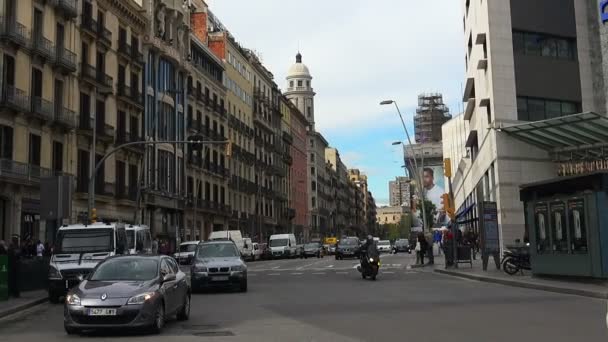 Barcelona. Spanien. Architektur, alte Häuser, Straßen und Stadtviertel. — Stockvideo