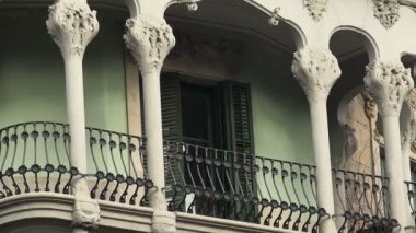 Barcelona'da eski, güzel ev. İspanya.
