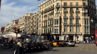 Barcelona'da eski, güzel ev. İspanya.