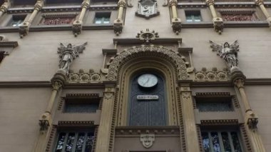 Barcelona'da eski, güzel ev. İspanya.