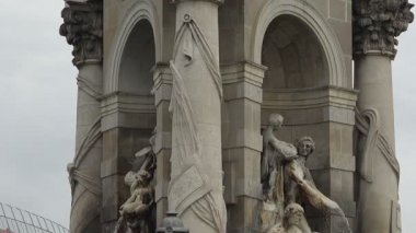 Barcelona eski çeşme. İspanya.