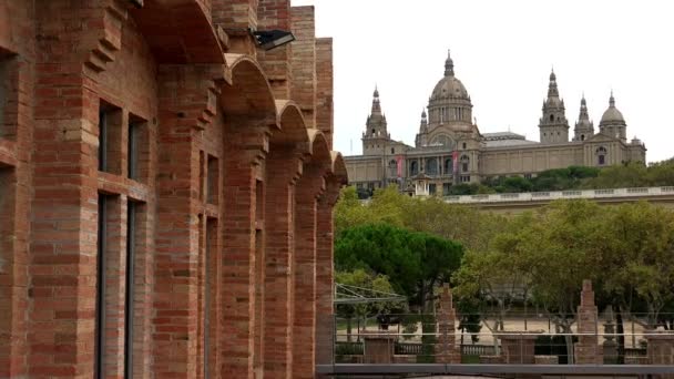 Blick auf Catalunya National Museum of Art. Barcelona, Spanien. — Stockvideo