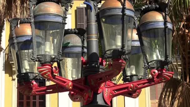 Le vieux lampadaire de Barcelone. Espagne . — Video