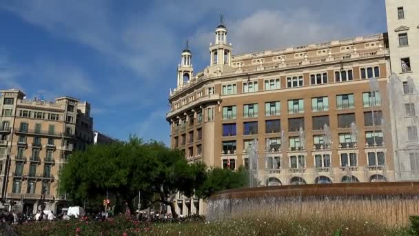 La antigua fuente de Barcelona. España . — Vídeos de Stock