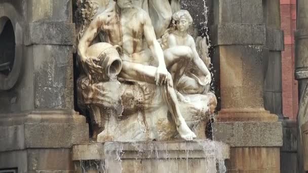 在巴塞罗那老喷泉。西班牙. — 图库视频影像