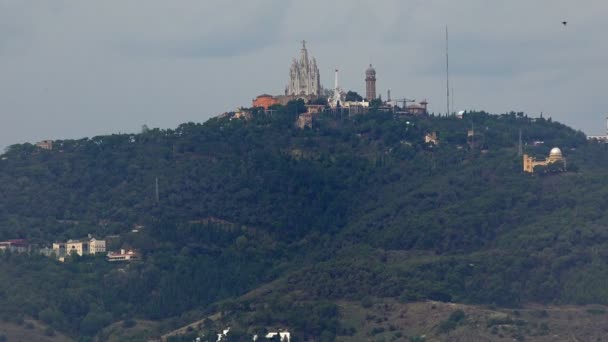 Kyrka, templet i Barcelona. Spanien. — Stockvideo