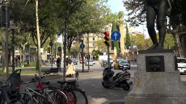 バルセロナ。スペイン。建築、古民家、通りおよび近隣. — ストック動画