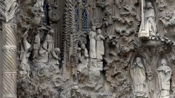 Katedrále Sagrada Familia v Barceloně. Španělsko. — Stock video