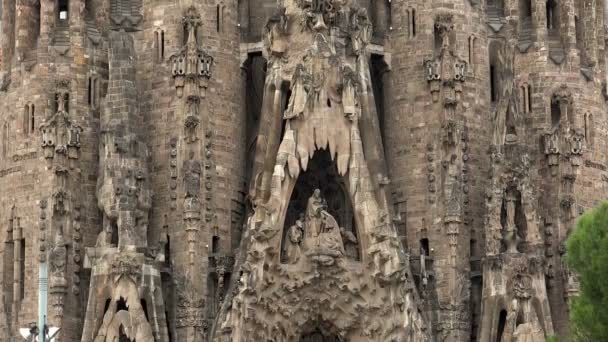 Kathedraal van de Sagrada Familia In Barcelona. Spanje. — Stockvideo