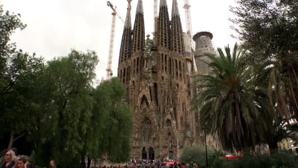 Sagrada Familia székesegyház Barcelonában. Spanyolország. — Stock videók