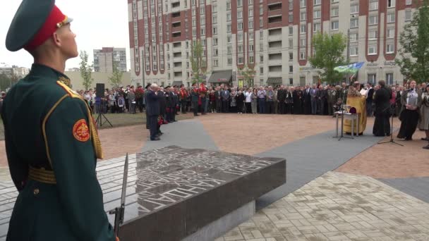 Guarda de honra no memorial da guerra. 4K . — Vídeo de Stock