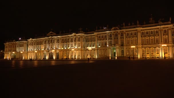 O Hermitage em São Petersburgo. Noite branca. 4K . — Vídeo de Stock