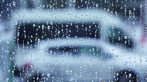 Dešťové kapky na okenní sklo. 4k. — Stock fotografie