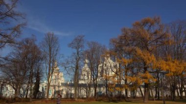 St. Petersburg'daki Smolny katedral. 4k.