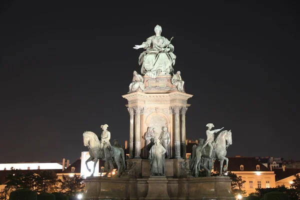 Maria Theresia anıt