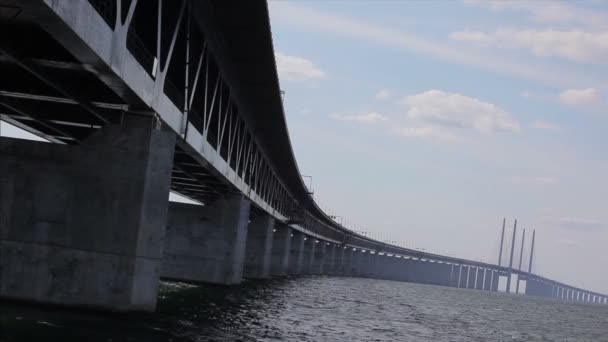 Tampilan di jembatan oresund — Stok Video
