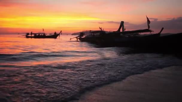 Long tail boats in Thailand — Stock Video