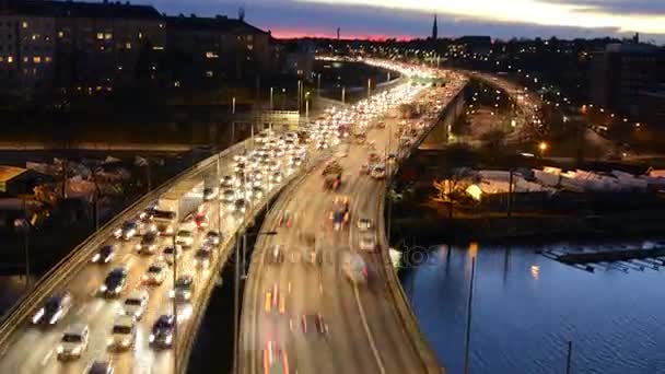 Tráfico en la autopista por la noche — Vídeos de Stock