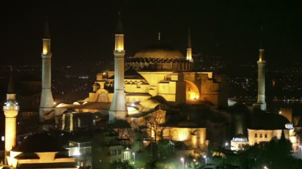 Hermosa mezquita iluminada — Vídeo de stock